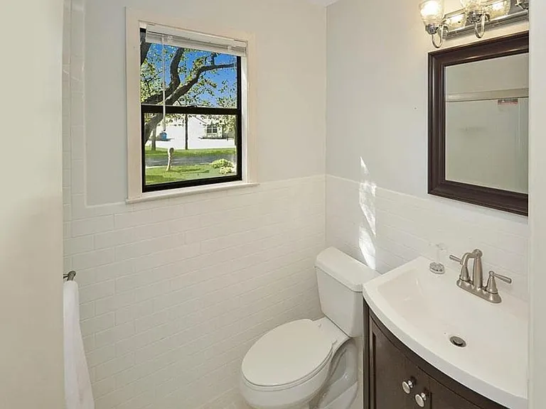 8 Par View Dr — Photo 5