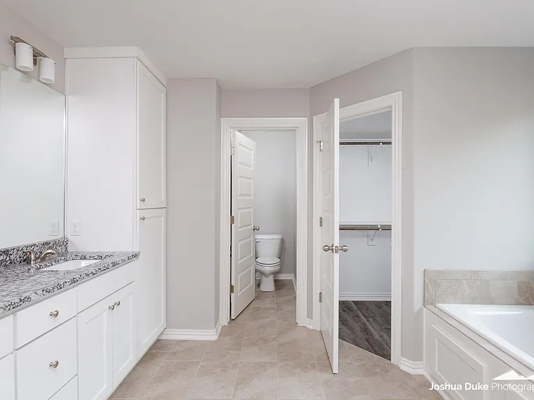 5924 W Mecklin St — Photo 27