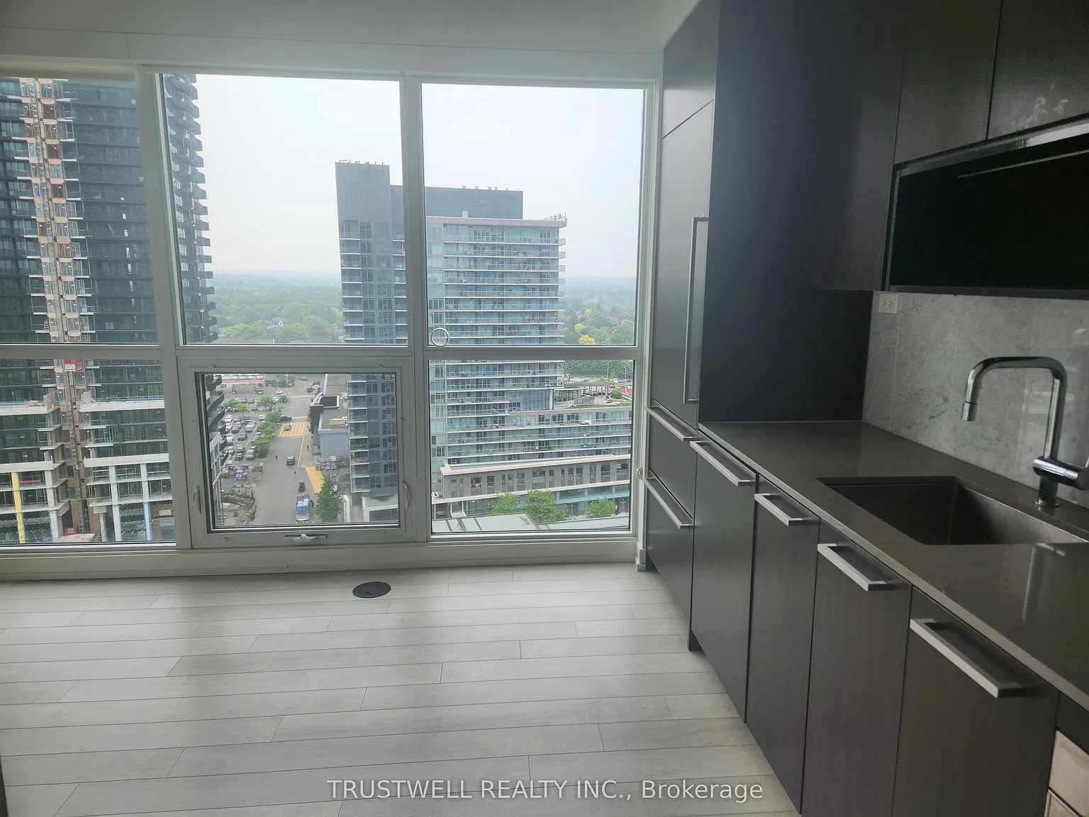 115 McMahon Dr — Photo 2