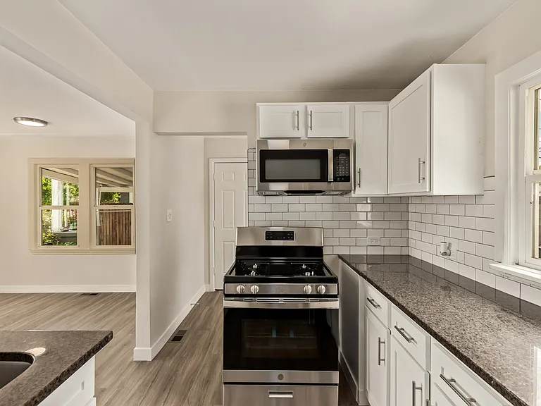 4415 Milwaukee St — Photo 9