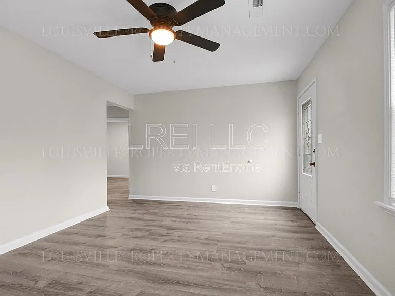 3605 Parthenia Ave — Photo 2