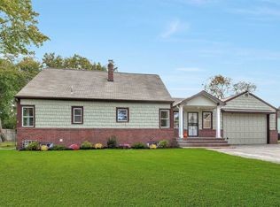 28 Oakdale Ave, Central Islip, NY 11722