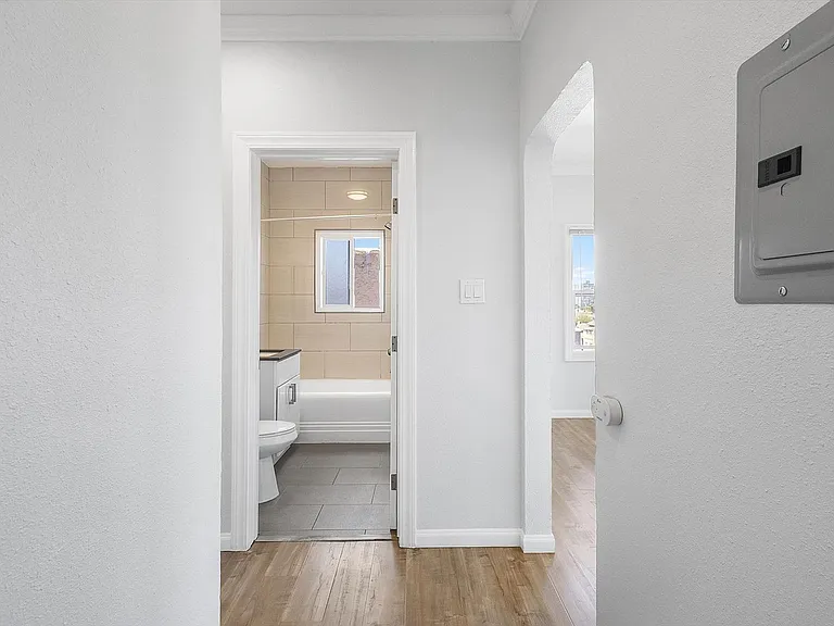 1829 6th Avenue — Photo 3