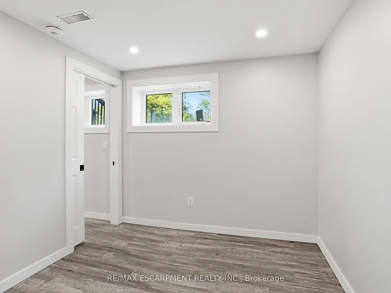 43 Fleming Cres #LOWER LEVEL — Photo 10