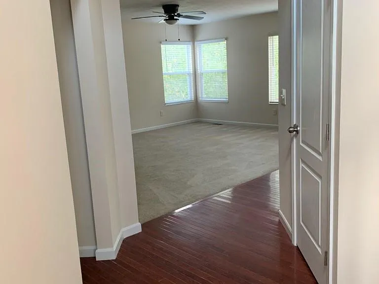 9653 Cloveridge Dr — Photo 8