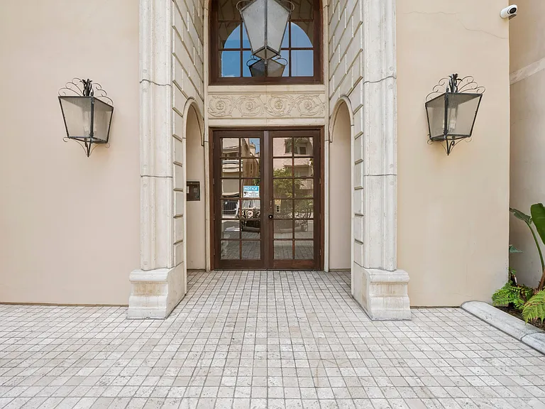 10364 Almayo Ave #201 — Photo 3
