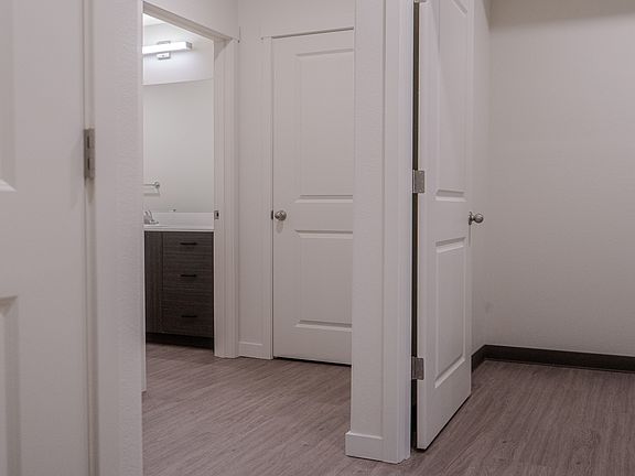 2nd image of 415 SW 20th Ave #11516092
