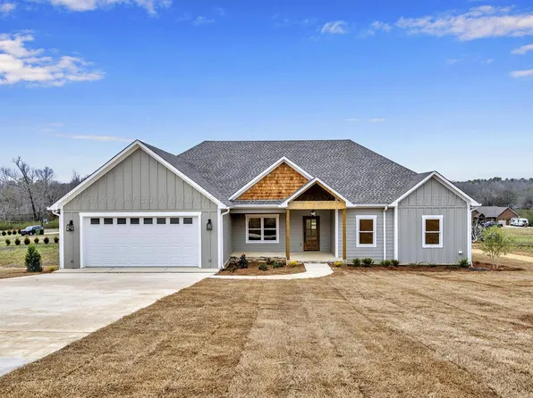 2475 Creekside Ln, Jasper, AL 35503
