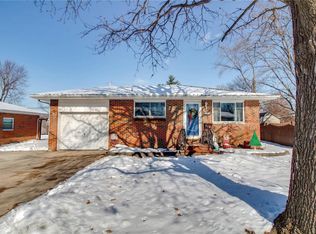 585 Mildred Ave, Wood River, IL 62095