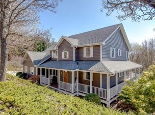31 Valley Dr, Weaverville, NC 28787