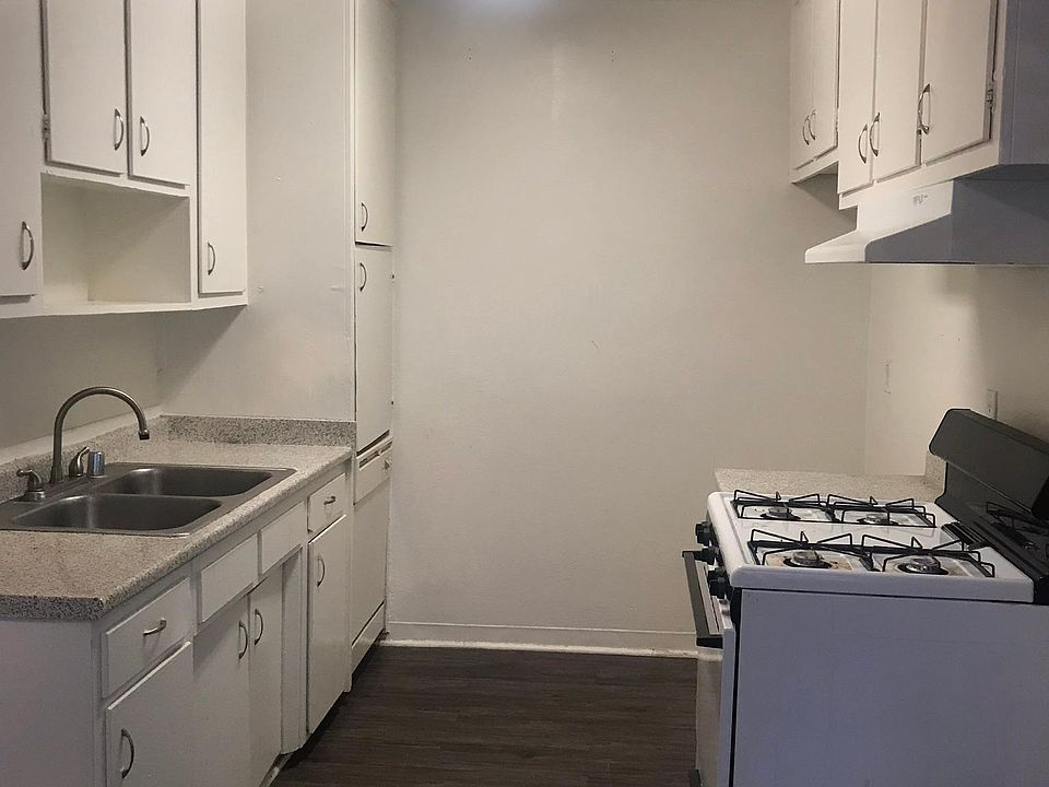 1st image of 17925 Devonshire St #5
