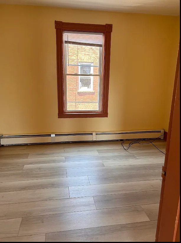 3 bed, 1300 sqft, $1,700 — Photo 1