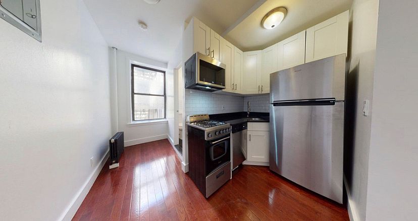 1st image of 787 9th Ave #4RSS