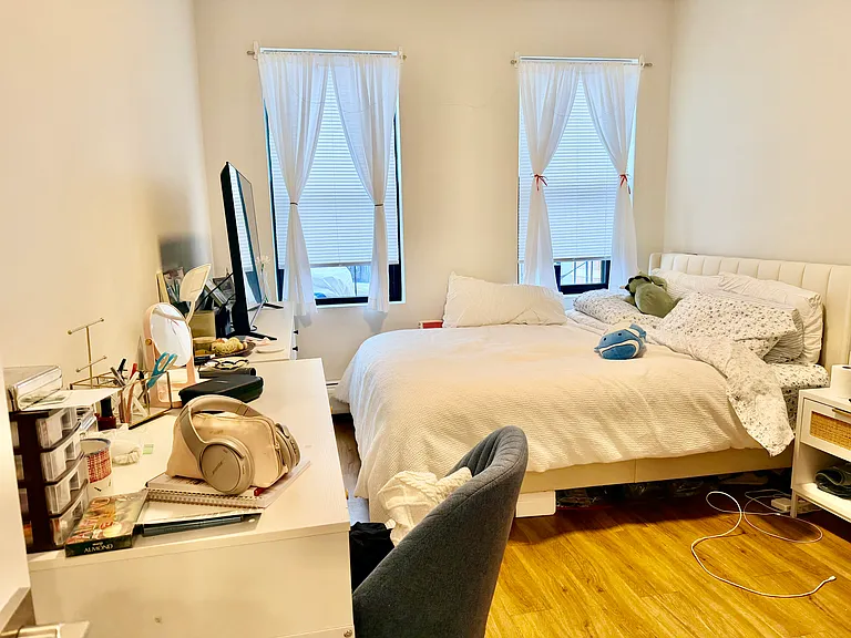 829-833 Beacon St #504 — Photo 8