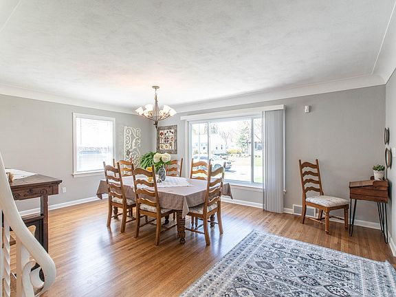 Dinning room table expands to seat 10 people.