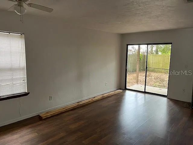 1712 SW 67th Ter — Photo 4