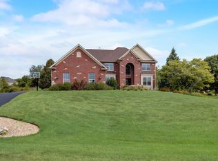 15N885 Meadow Ct, Hampshire, IL 60140