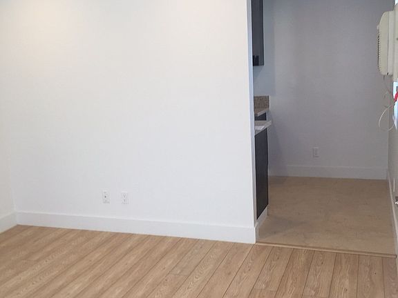 4th image of 1215 N June St #3-1211