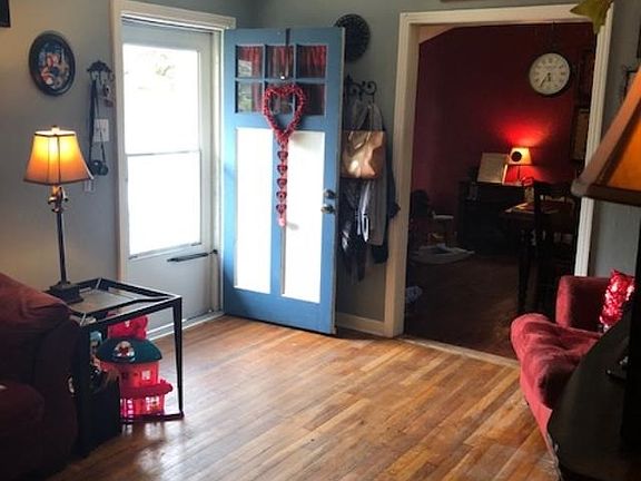 3rd image of 101 Amaryliss Ave
