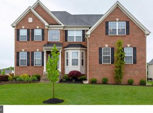 3 Woodfield Dr, Logan Township, NJ 08085