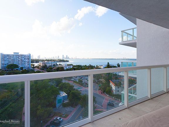 3rd image of 10 Venetian Way APT 1106