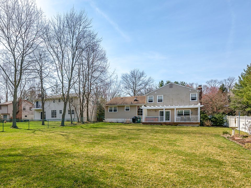 2nd image of 314 Sherry Way