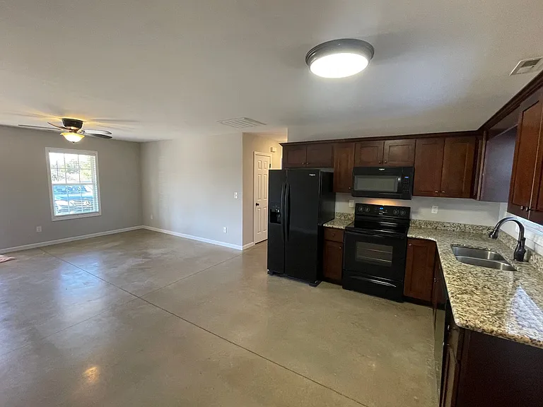 3829 Marietta Pl — Photo 4