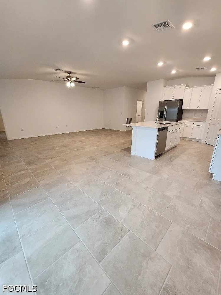 4 bed, 2.0 bath, 1931 sqft, $2,000 — Photo 4