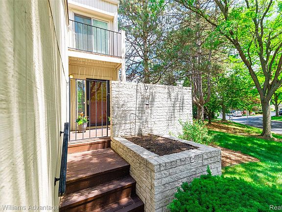 3rd image of 39478 Country Ln