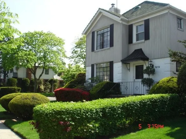 7372 195th St, Fresh Meadows, NY 11366