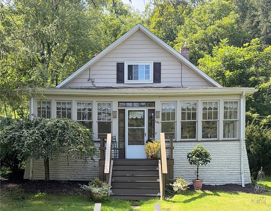 1st image of 144 Calvert Ln