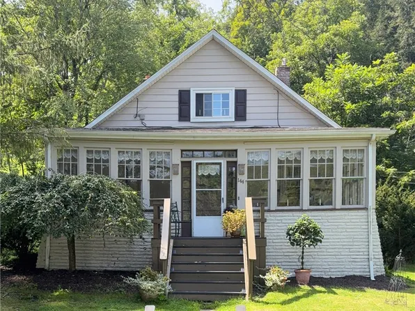 144 Calvert Ln, New Castle, PA 16101
