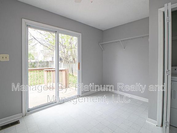 4th image of 544 Jacquie Dr