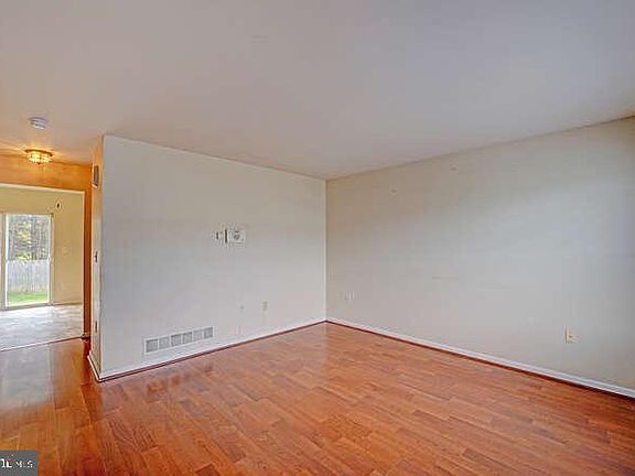 4th image of 4 E Cole Blvd