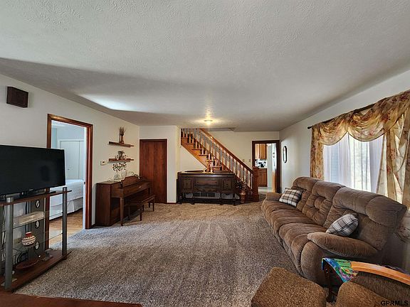 5th image of 1855 Hoegemeyer Rd