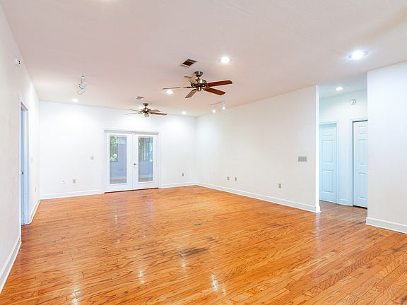 5th image of 10491 Wildwood Dr