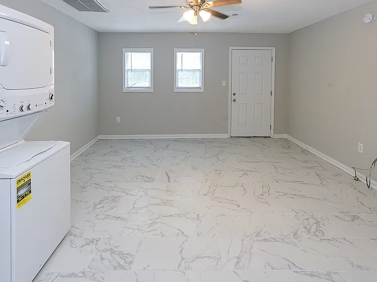 2515 Grimwood Rd #B — Photo 4