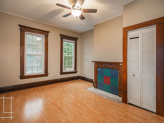 2nd image of 860-862 Dennison Ave