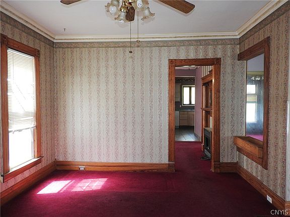 4th image of 13 Wood St
