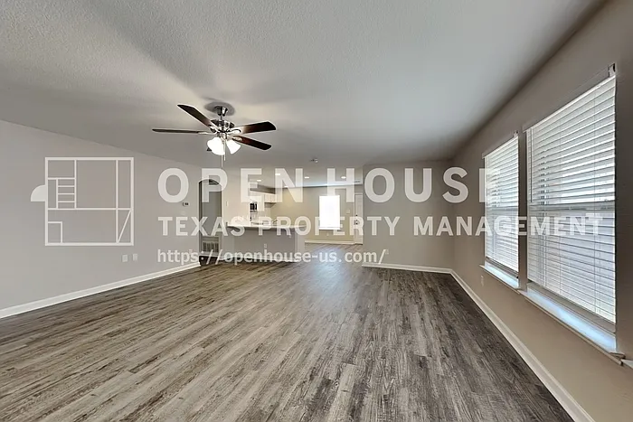 3 bed, 2.0 bath, 1688 sqft, $1,950 — Photo 3