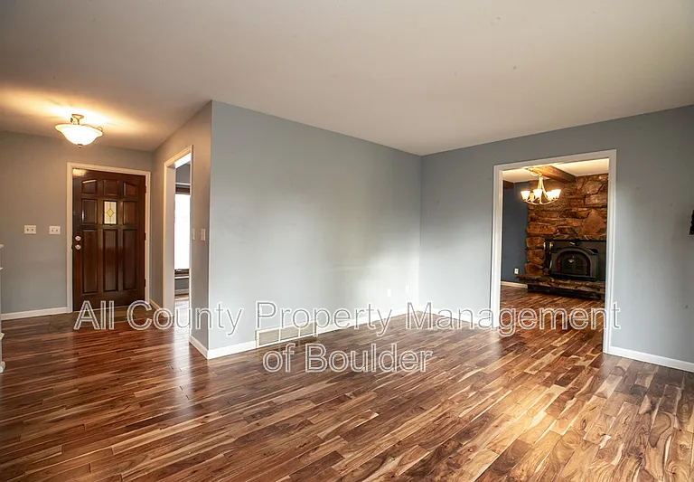 470 W Sutton Cir — Photo 23