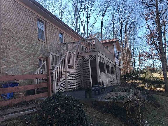 2nd image of 395 Dogwood Pl NW