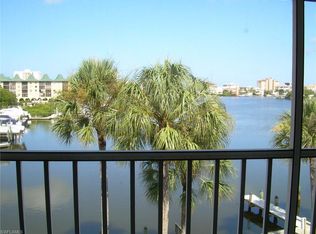 9101 Vanderbilt Dr #304, Naples, FL 34108