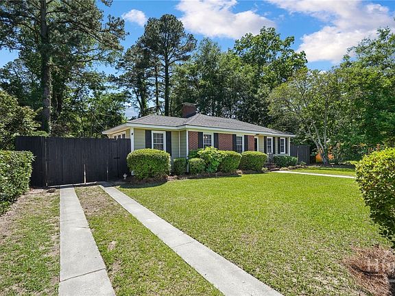 3rd image of 1217 E Derenne Avenue