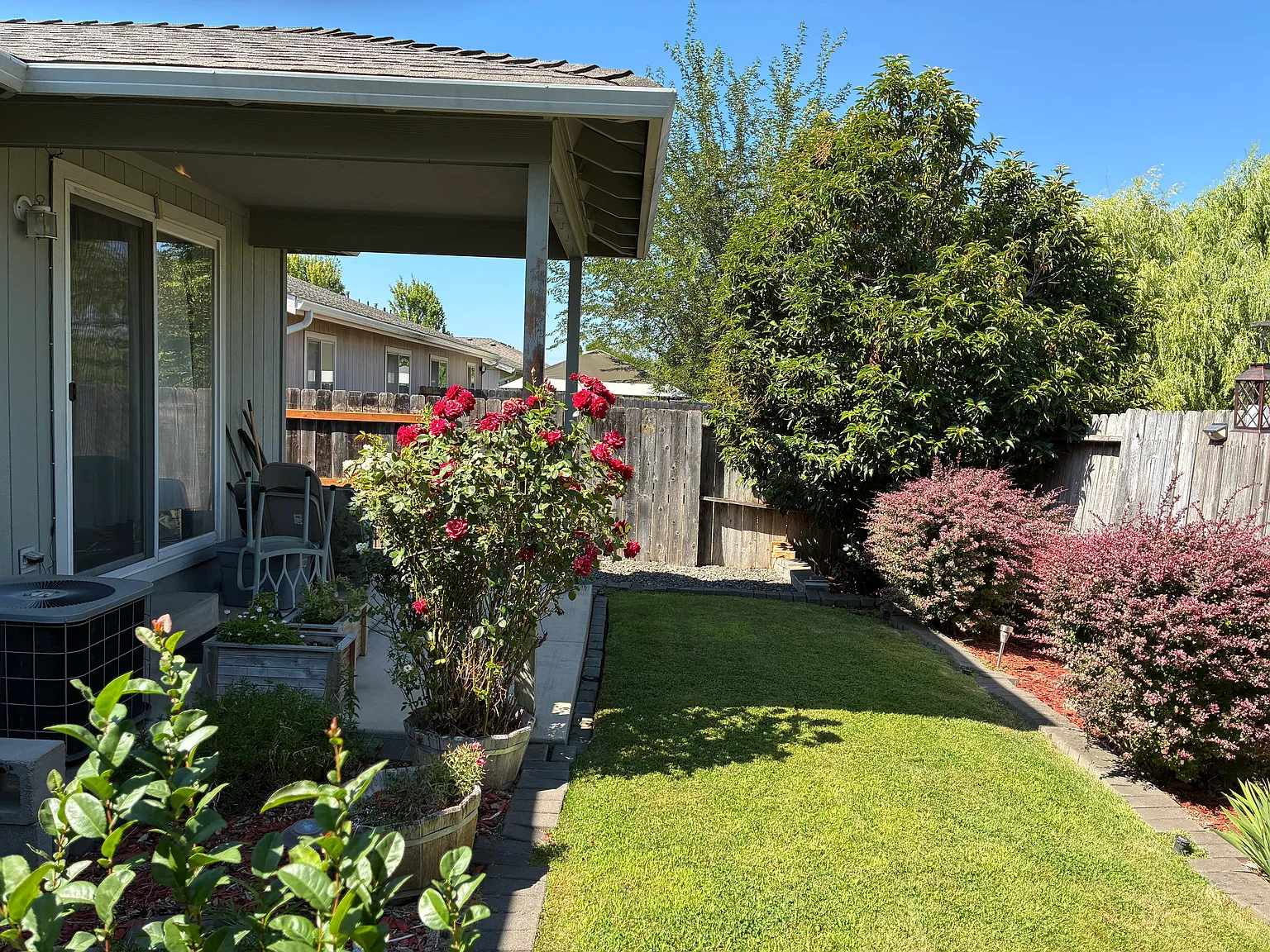 1327 Alex Way — Photo 4