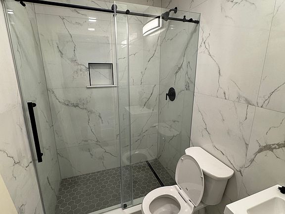 5th image of 428 South St APT A