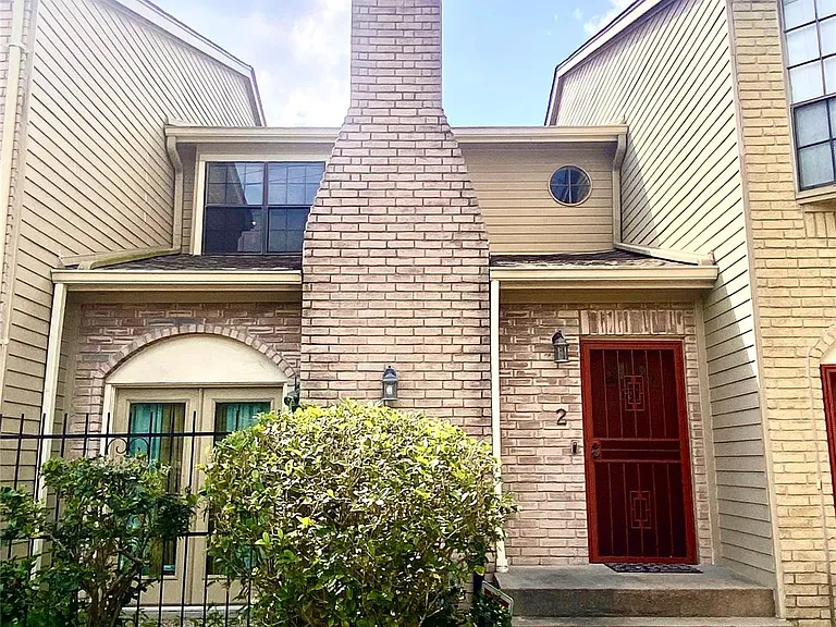 7350 Kirby Dr #2 — Photo 1