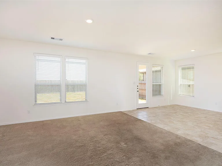 6021 Diamond Sky Ln — Photo 7