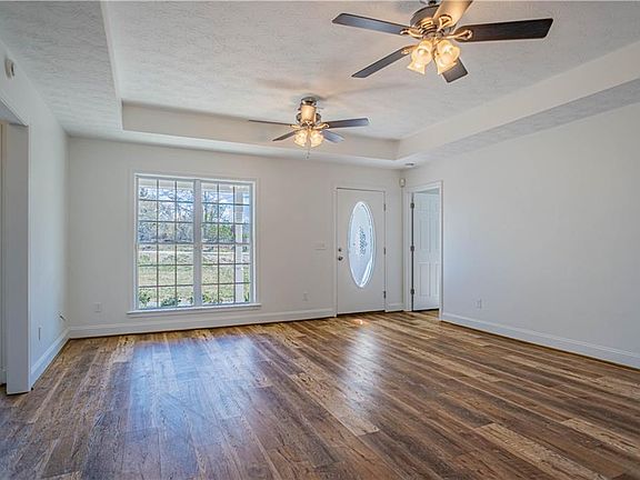 2nd image of 23 Lamb Rd