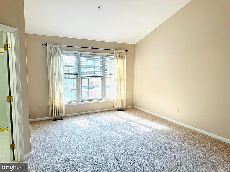 1005 Grand Oak Way — Photo 11